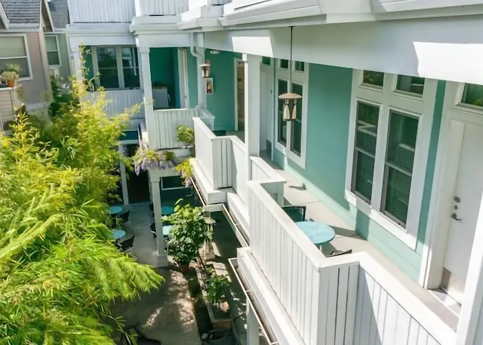 Pacific Blue Inn