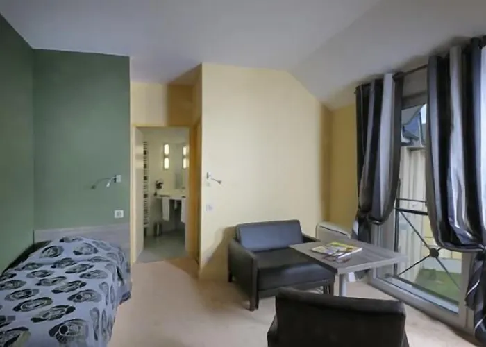 Logis Hotel De La Tour