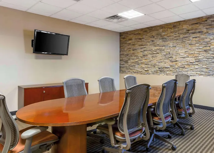 Best Western Plus Raton Hotel