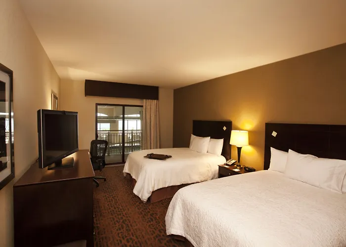 Hampton Inn Marquette-Waterfront