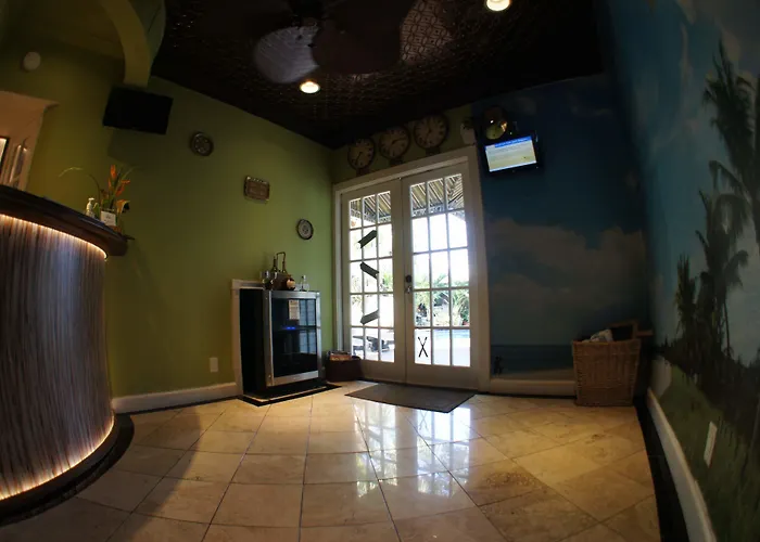 Seascape Tropical Inn (Adults Only)