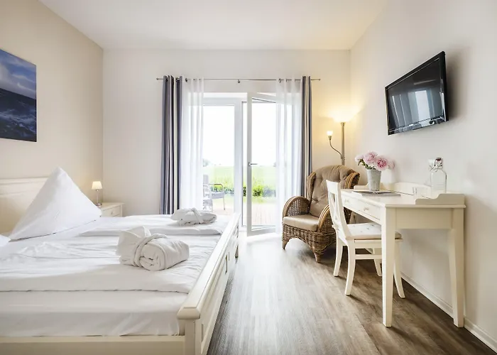 Hotel Pharisäerhof - DAS Hundehotel auf Nordstrand mit Restaurant und Café