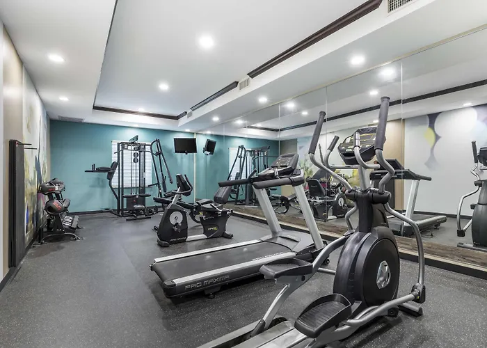 Best Western Plus Longhorn Inn & Suites