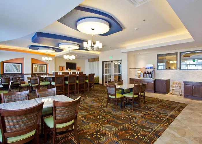 Holiday Inn Express And Suites Denver East Peoria Street By Ihg
