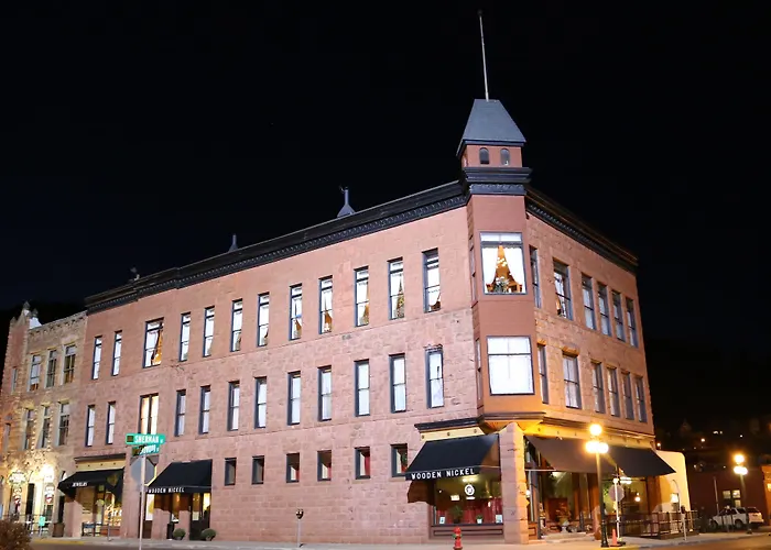 Martin & Mason Hotel