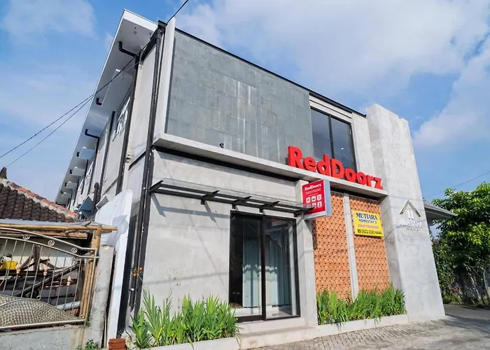Reddoorz Near Wisata Paribendo Lawang