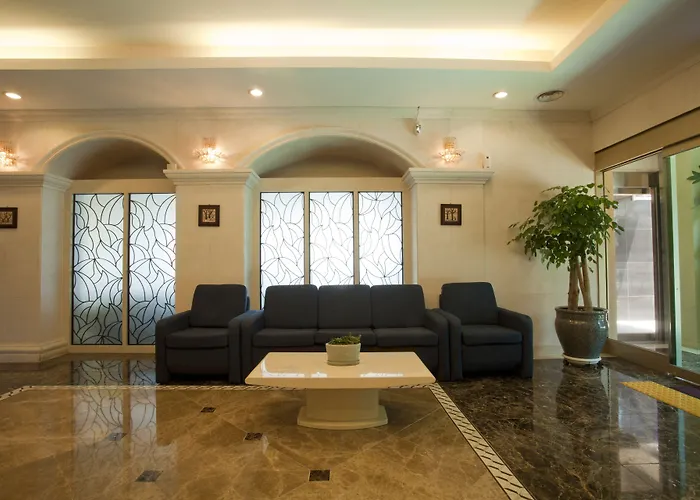 Elin Hotel