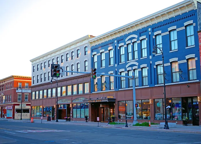 Hotel On North Pittsfield