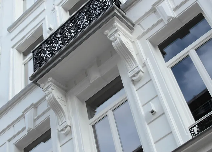 Maison Nationale City Flats & Suites