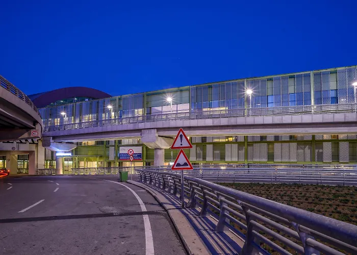Tav Airport Hotel Izmir