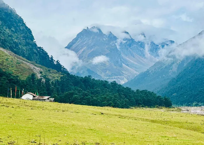 Cliff View Residency Lachung