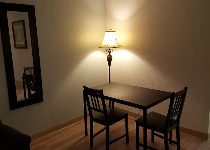 Tricove Inn & Suites