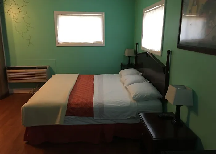 Dixie Plaza Hotel