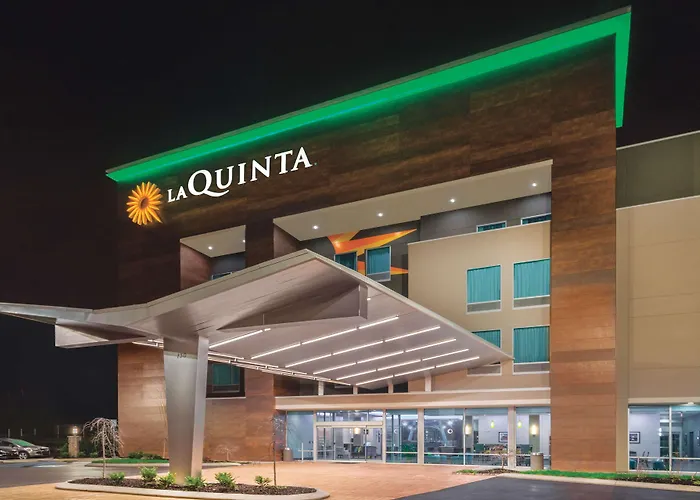 La Quinta Inn & Suites By Wyndham Cleveland Near Lee Univ