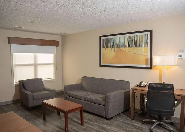Hawthorn Suites