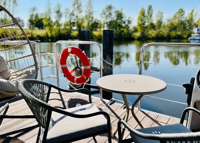 L'Escale Royale Verneuil-Sur-Seine
