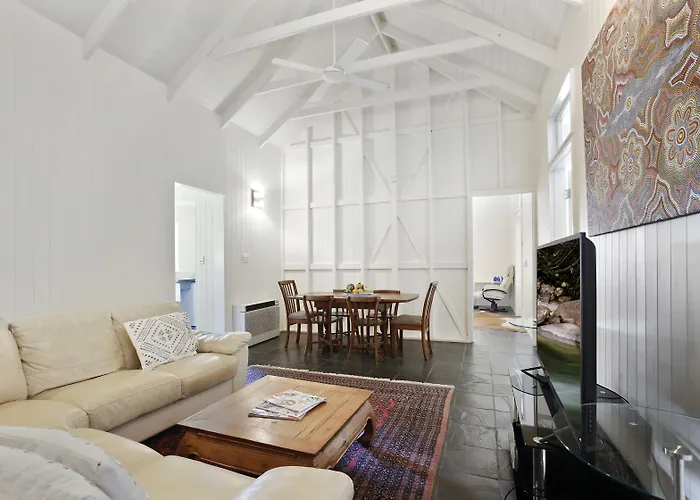 Port Douglas Cottage & Lodge