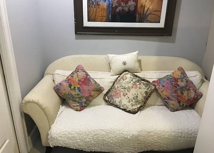 White House Bed And Breakfast