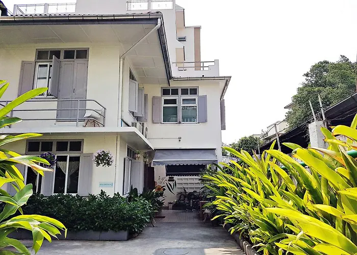 Dinsomon Hotel