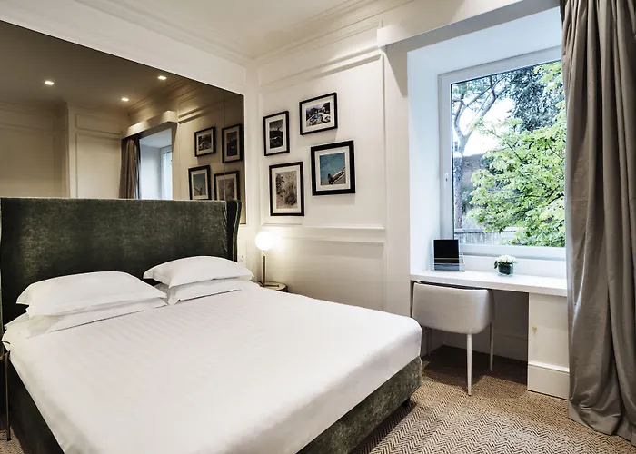 The Shire Hotel Roma