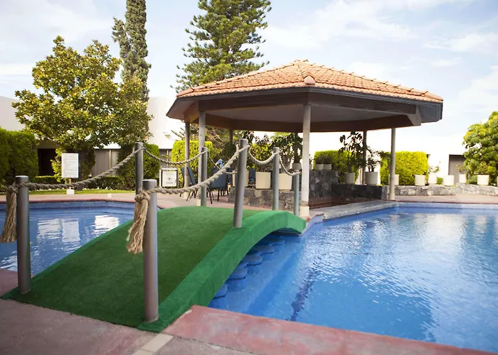 Hotel Paradise Inn