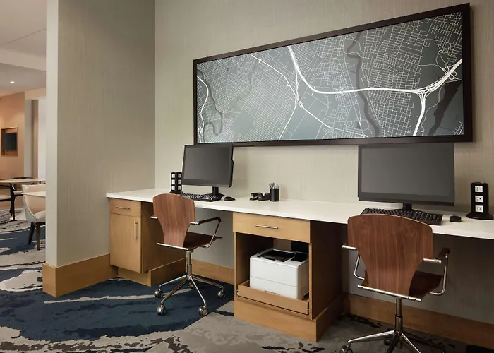 Hampton Inn & Suites Teaneck/Glenpointe