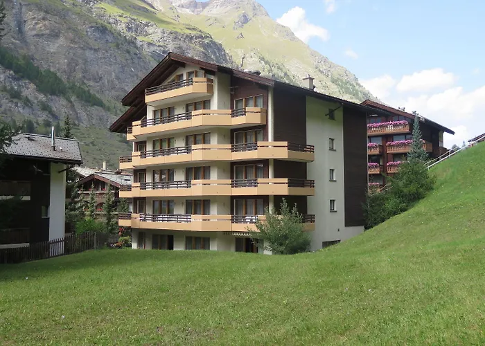 Basecamp Hotel