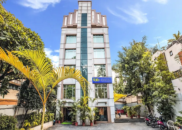 Rapid Lakme Executive Hotel