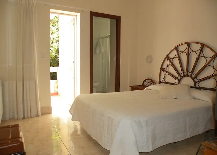 Hotel Rompeolas