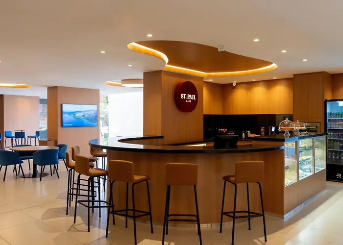 St Paul Plaza Hotel