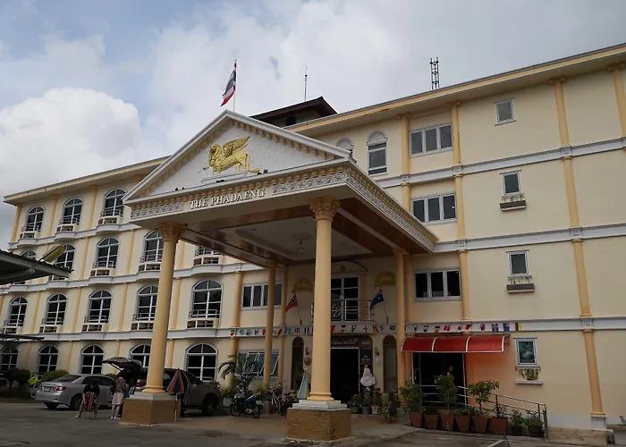 Phadaeng Hotel