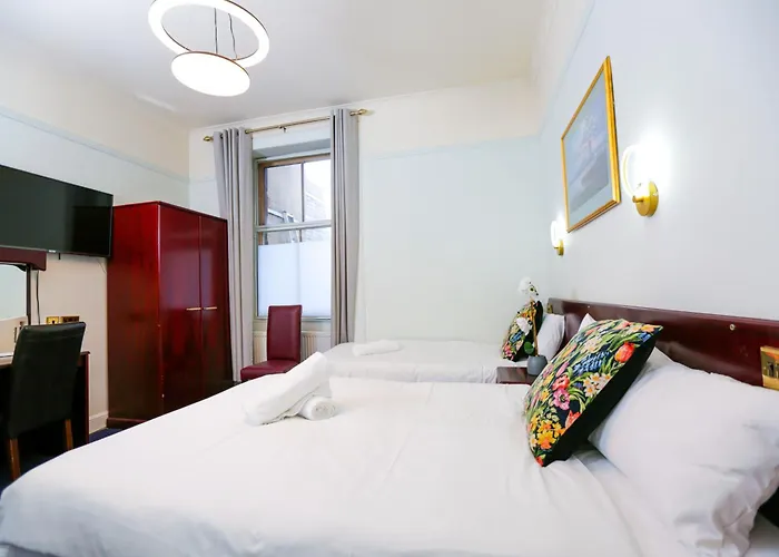 Lovat Hotel