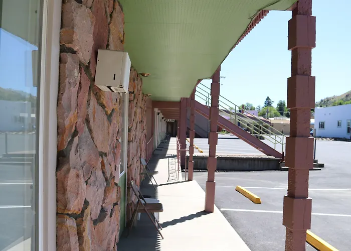 Dreamers Lodge