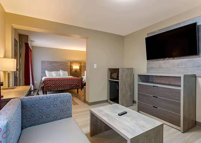 Days Inn & Suites By Wyndham Bowling Green
