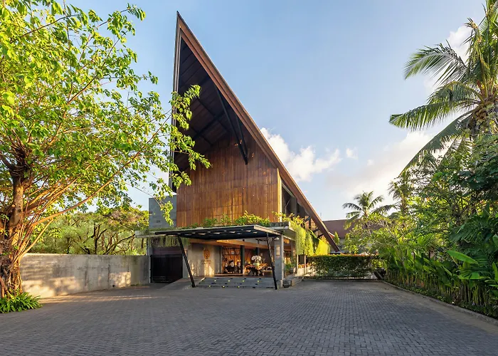 Kayumas Seminyak Resort