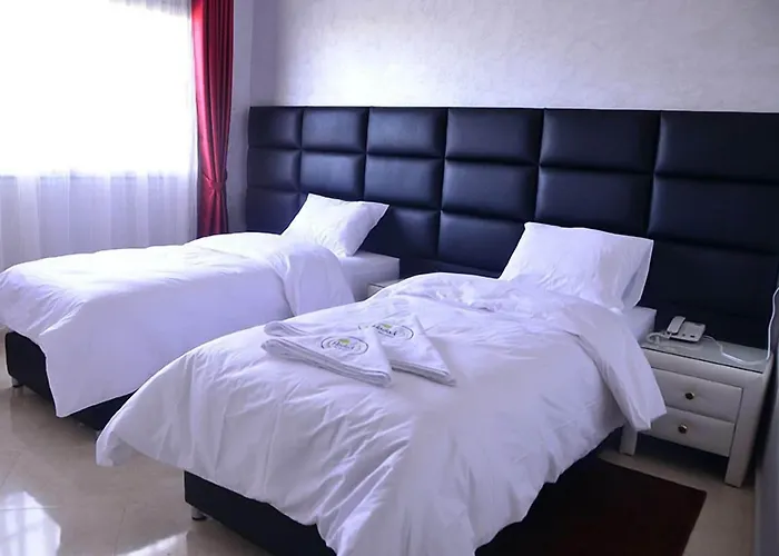 Hôtel Hadaik Ain Asserdoune