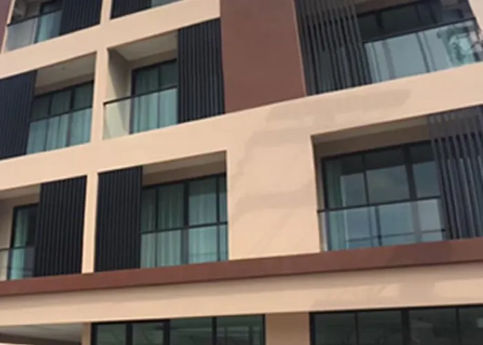 Louis' Runway View Hotel - Sha Extra Plus