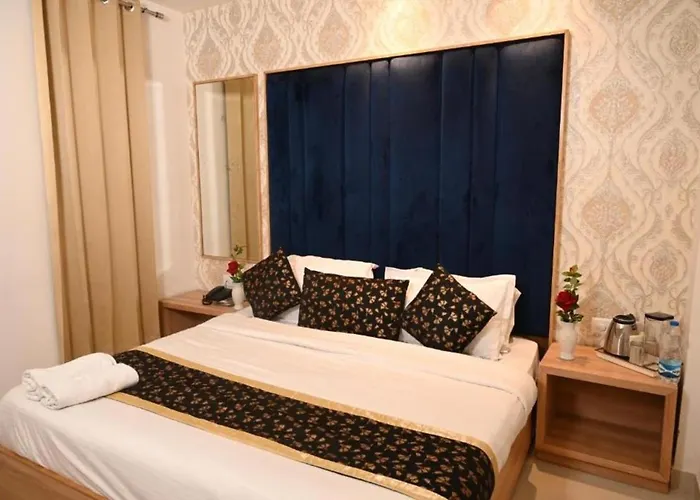 Hotel Diamond Villa & Banquet- Near Golden Temple