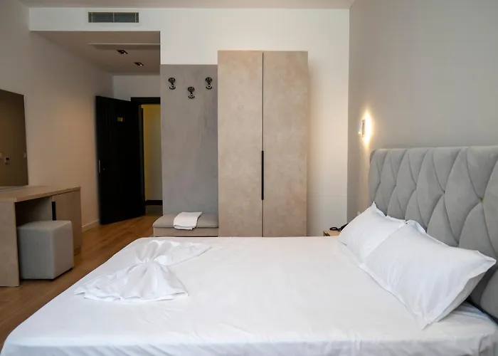 Leo Hotel