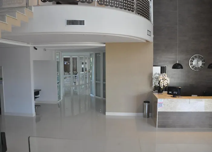 Kamur Plaza Hotel Goianesia
