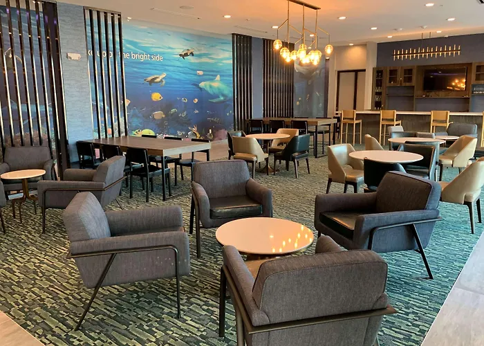 La Quinta Inn & Suites By Wyndham Galveston North At I-45