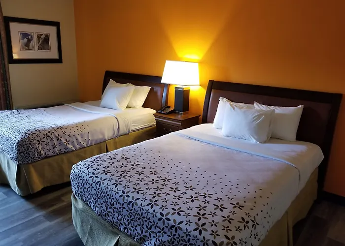 Fairmount Inn & Suites - Stroudsburg, Poconos