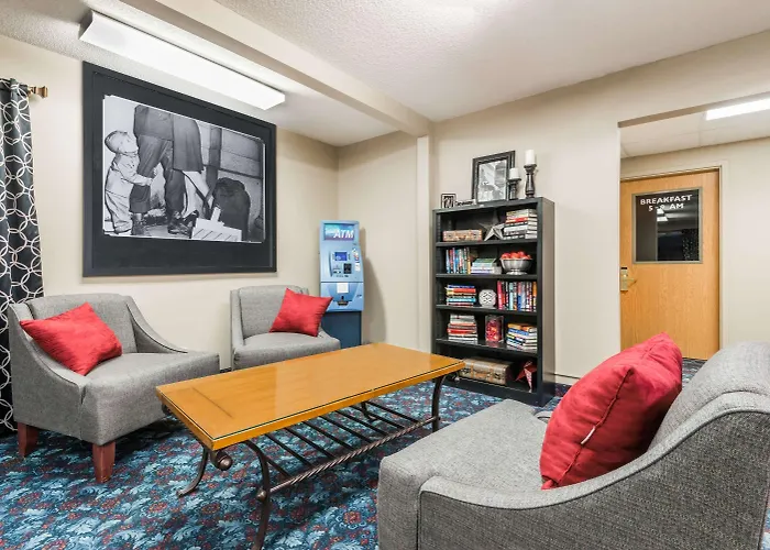 Super 8 By Wyndham Beloit