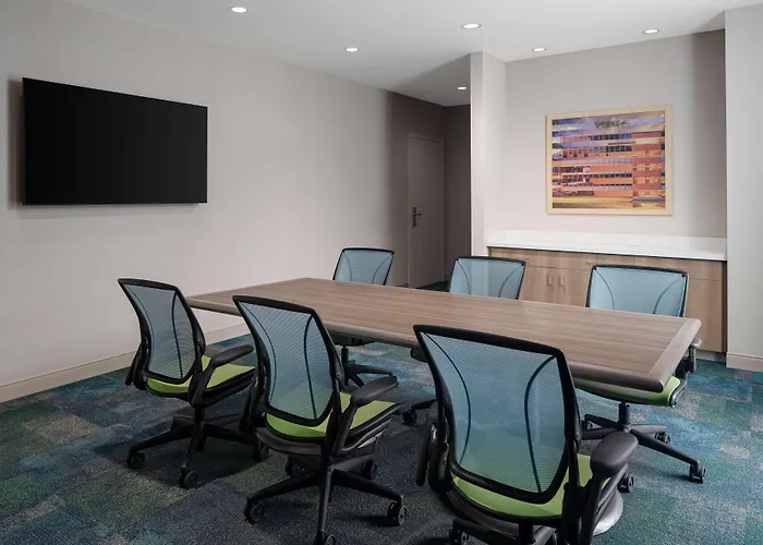 Home2 Suites By Hilton Des Moines At Drake University