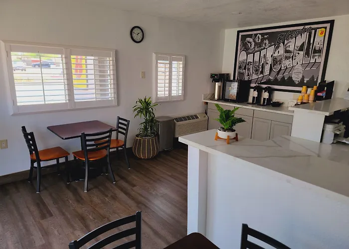 Super 8 By Wyndham El Centro North