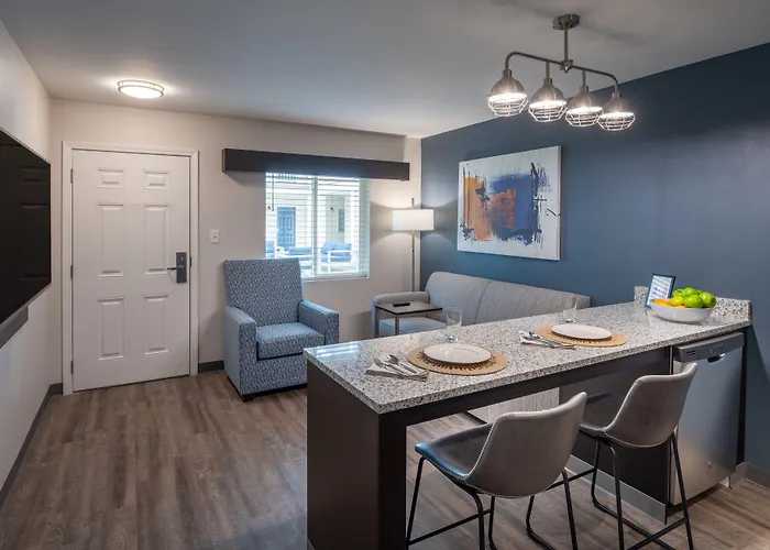 Stayapt Suites Alexandria-Fort Belvoir