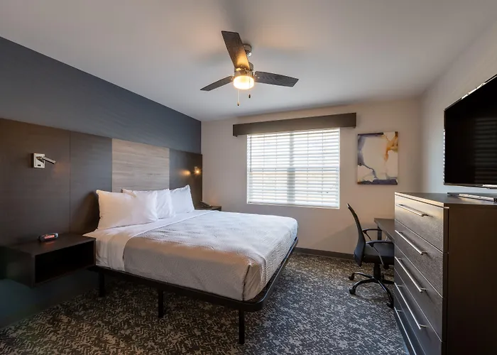Stayapt Suites Alexandria-Fort Belvoir