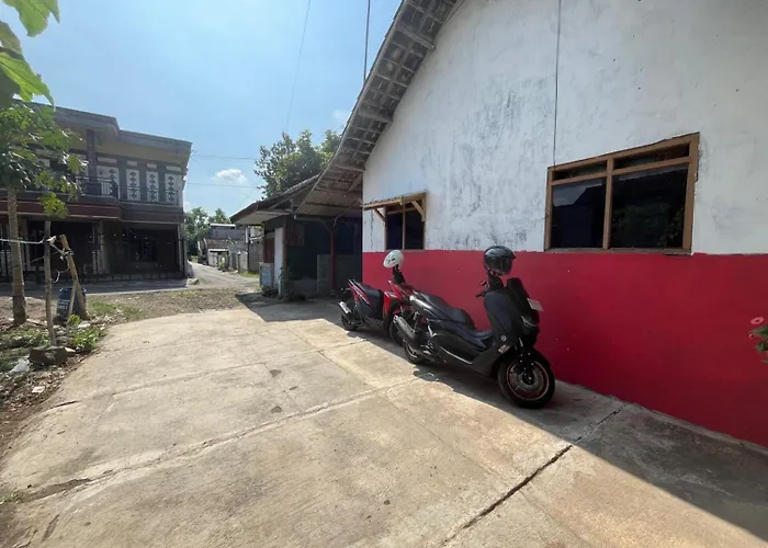 Spot On 93999 Kost Ibu Joko Syariah