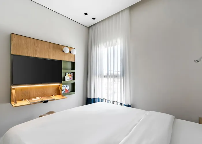 Hotel 48