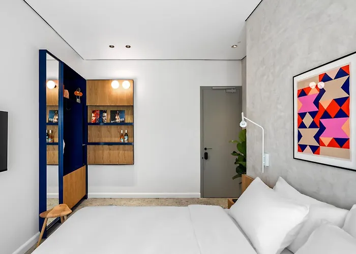 Hotel 48